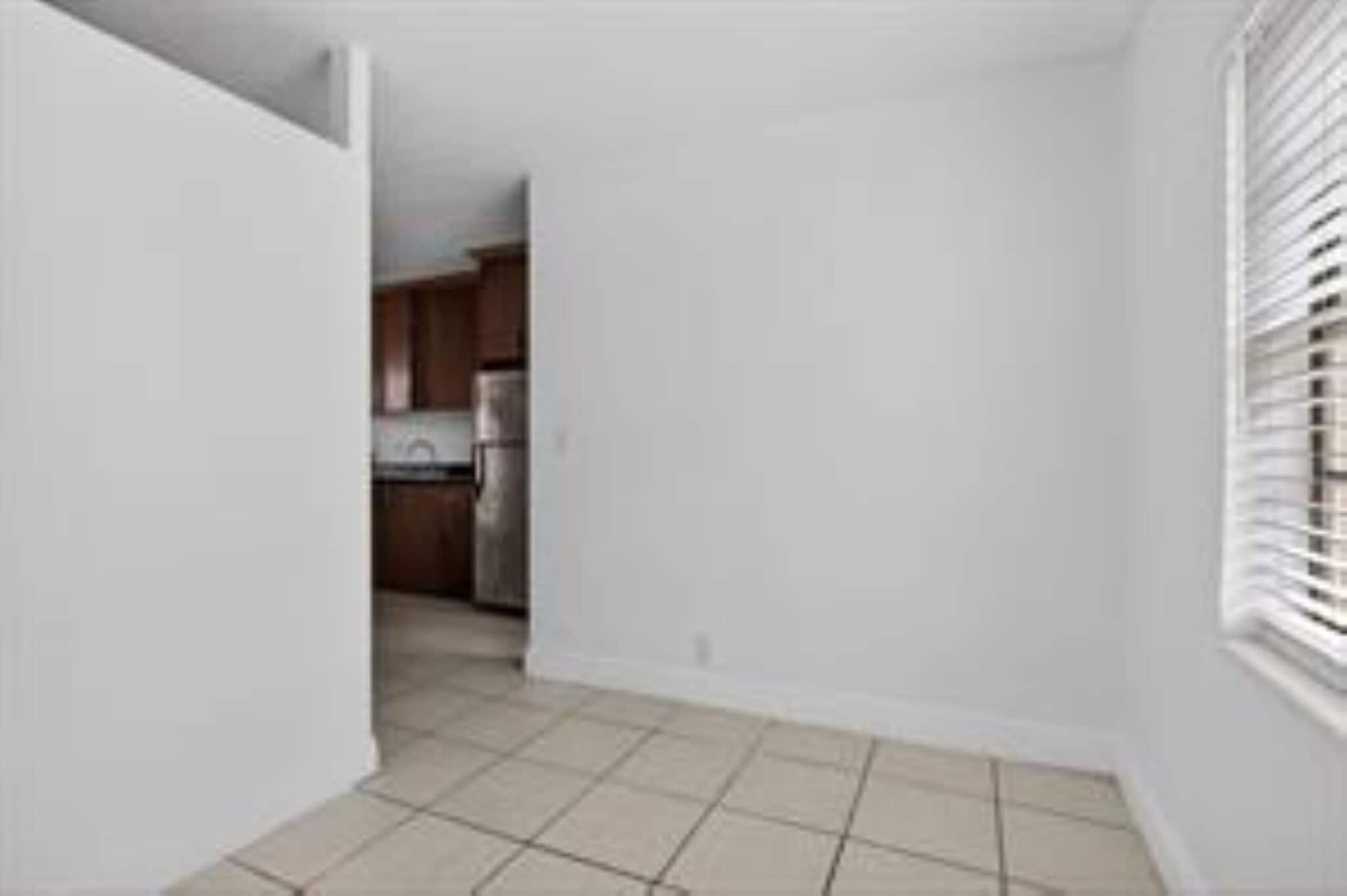 Building Photo - 4071 N Dixie Hwy