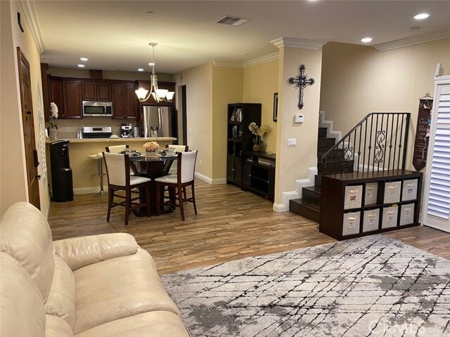 Building Photo - 9116 Florence Ave