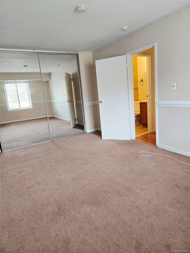 Building Photo - 7 Boulder Ct