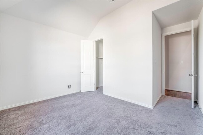 Building Photo - 2533 Milan Meadows Dr