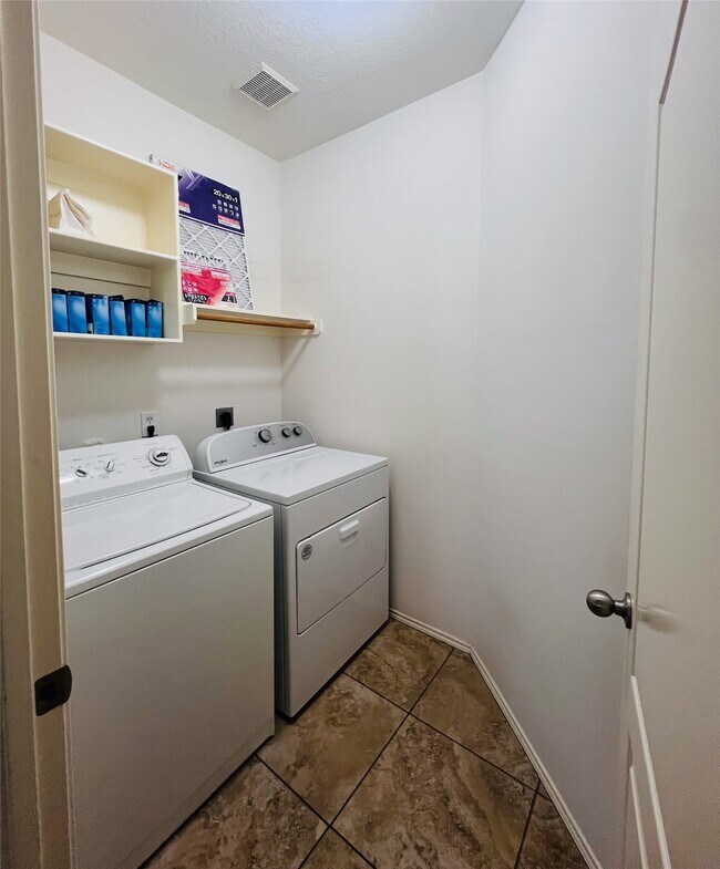 Building Photo - 18531 Windy Village Ln