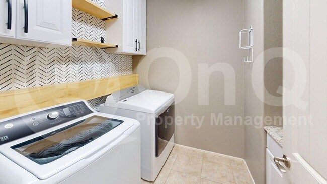 Building Photo - 12295 Old Mill Pl