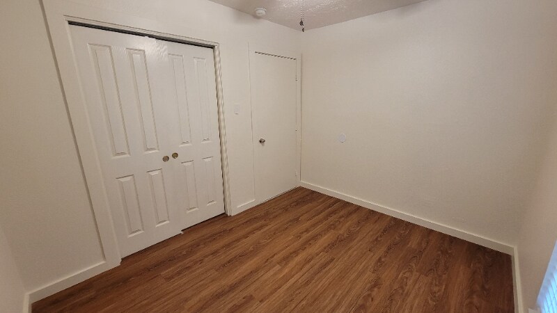 Building Photo - 2100 Hill Top Ct