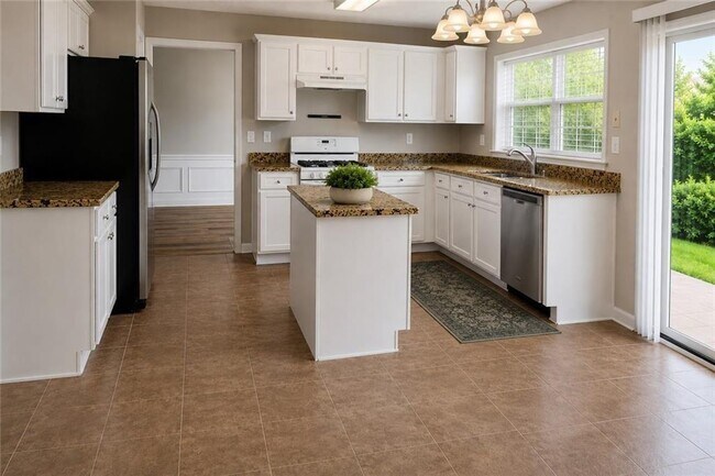 Building Photo - 355 Waddington Trail