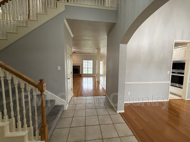 Building Photo - 4419 W Detroit Pl