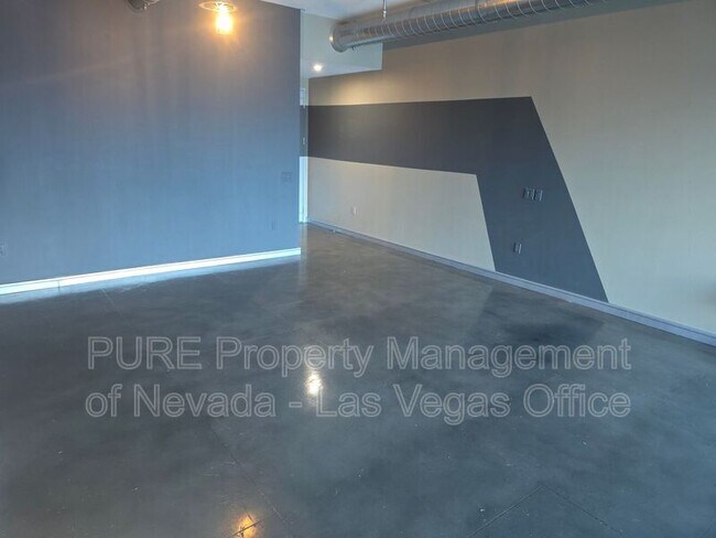 Building Photo - 200 Hoover Ave