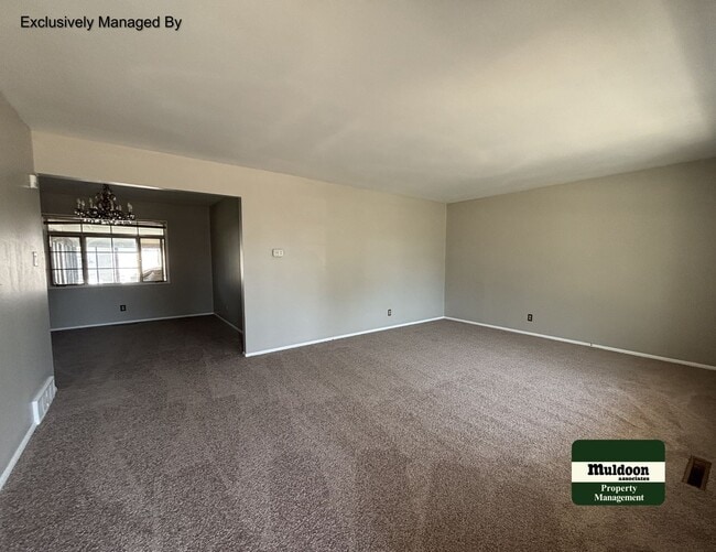 Building Photo - Available Now! Main Level Living, Close to Ft Carson. 1  pet large or small dog  ok