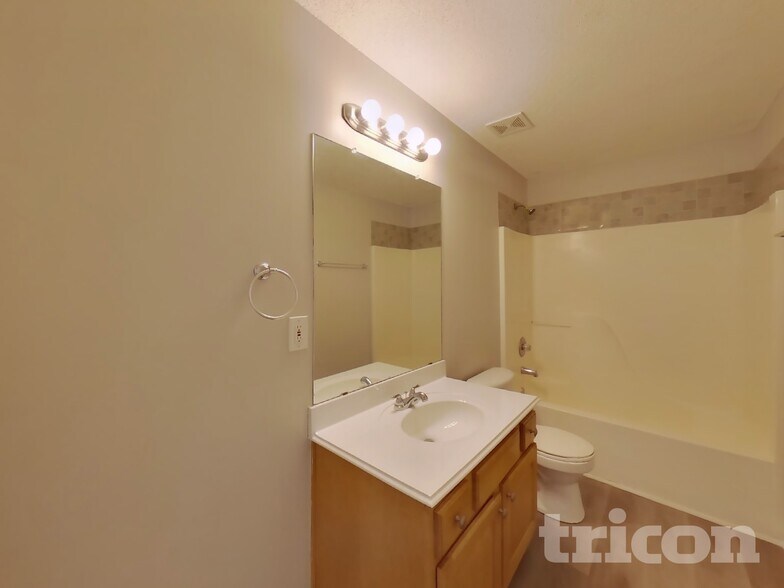 Building Photo - 130 Nowell Dr