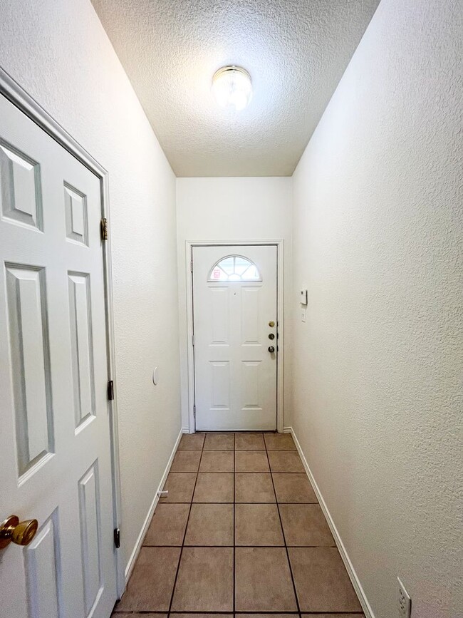 Building Photo - Available NOW!!!! Open floor plan features living room with fireplace, dining area, and large kit...