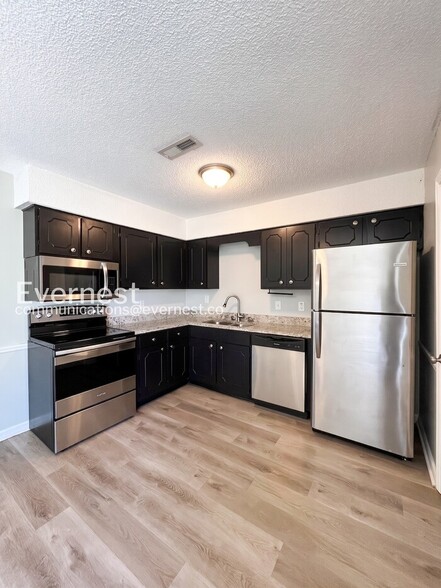Building Photo - 409 Alexander Dr