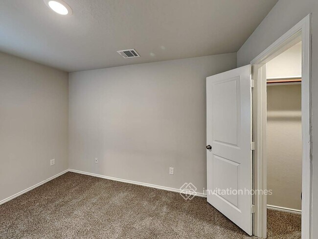 Building Photo - 14646 Calaveras Creek