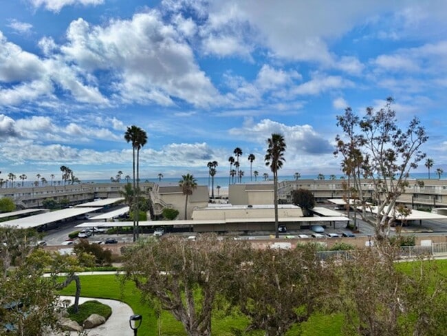 Building Photo - 2 Bedroom + 1.5 Bathroom Condo | Anacapa View | Monthly Furnished Rental