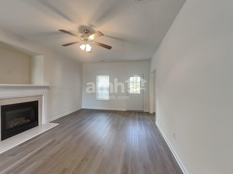 Building Photo - 3840 Pine Barren Ln