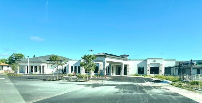 Building Photo - 5910 Via Delray Blvd