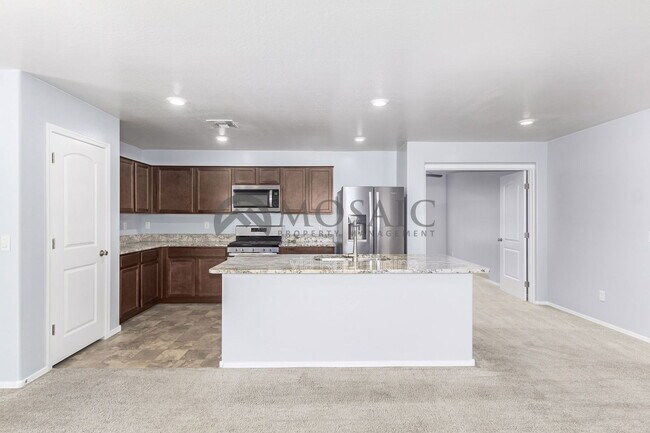 Building Photo - 1517 E Saint Catherine Ave