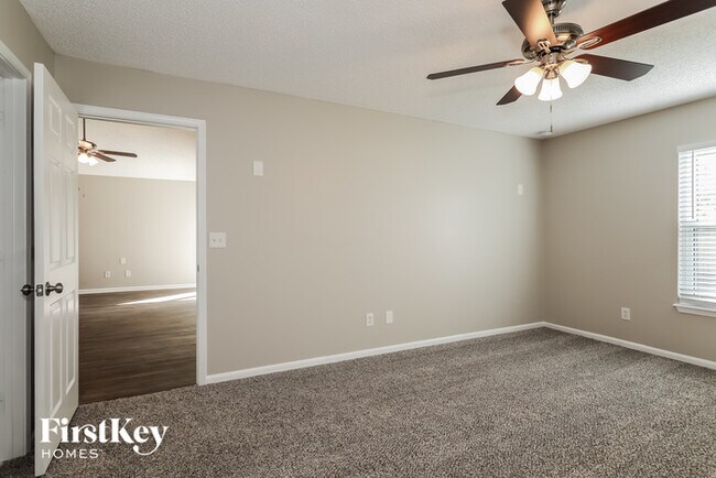 Building Photo - 3046 Wavering Ln