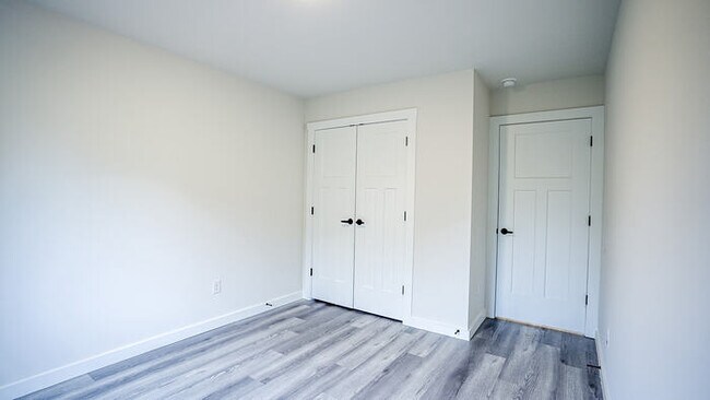 Building Photo - Brand-New Luxury 3BR Townhomes – First Mon...