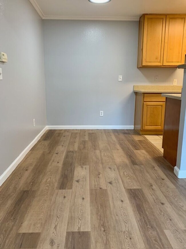 Building Photo - Great 1 bed 1 bath Condo in Pittsburg -- AVAILABLE NOW !!!