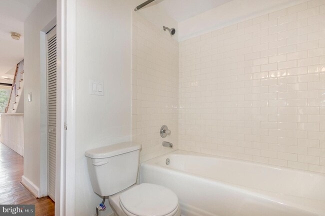 Building Photo - 1234 31st St NW
