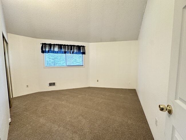 Building Photo - 467 Quinault Ave SE