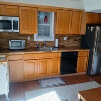 Building Photo - 105 Pulaski St