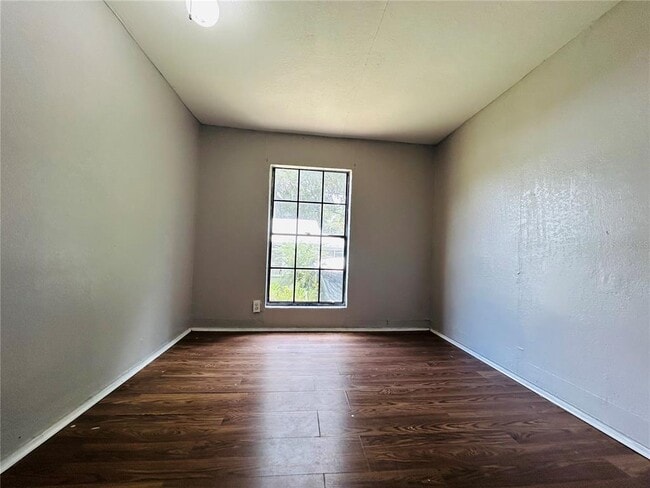Building Photo - 1741 FL-20
