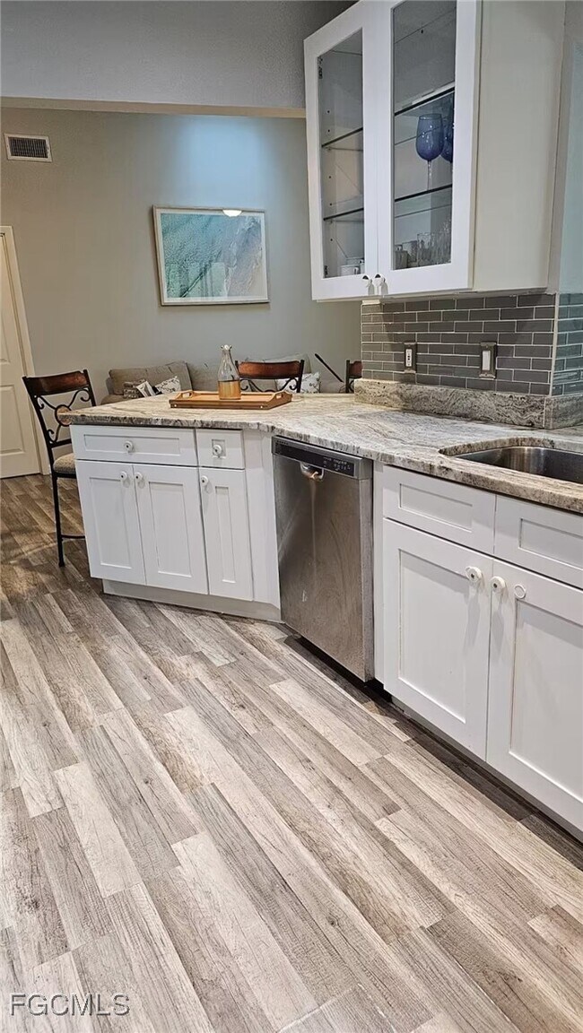 Building Photo - 11195 Seabreeze Ave