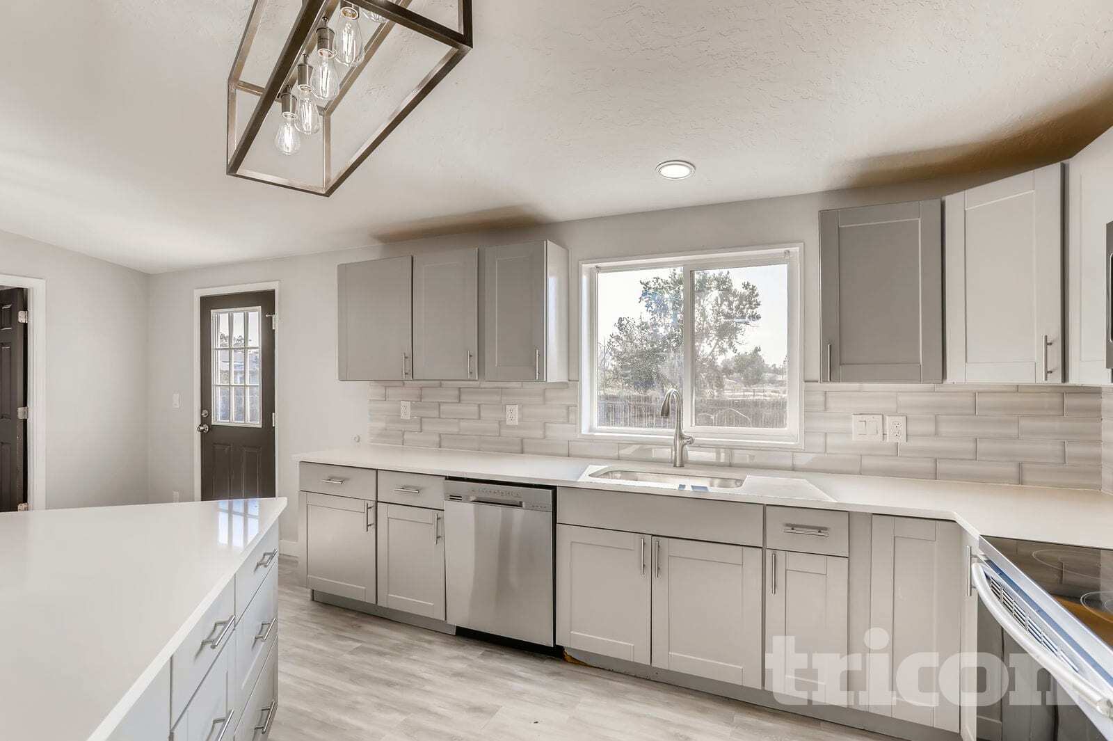 Building Photo - 1299 Mobile St