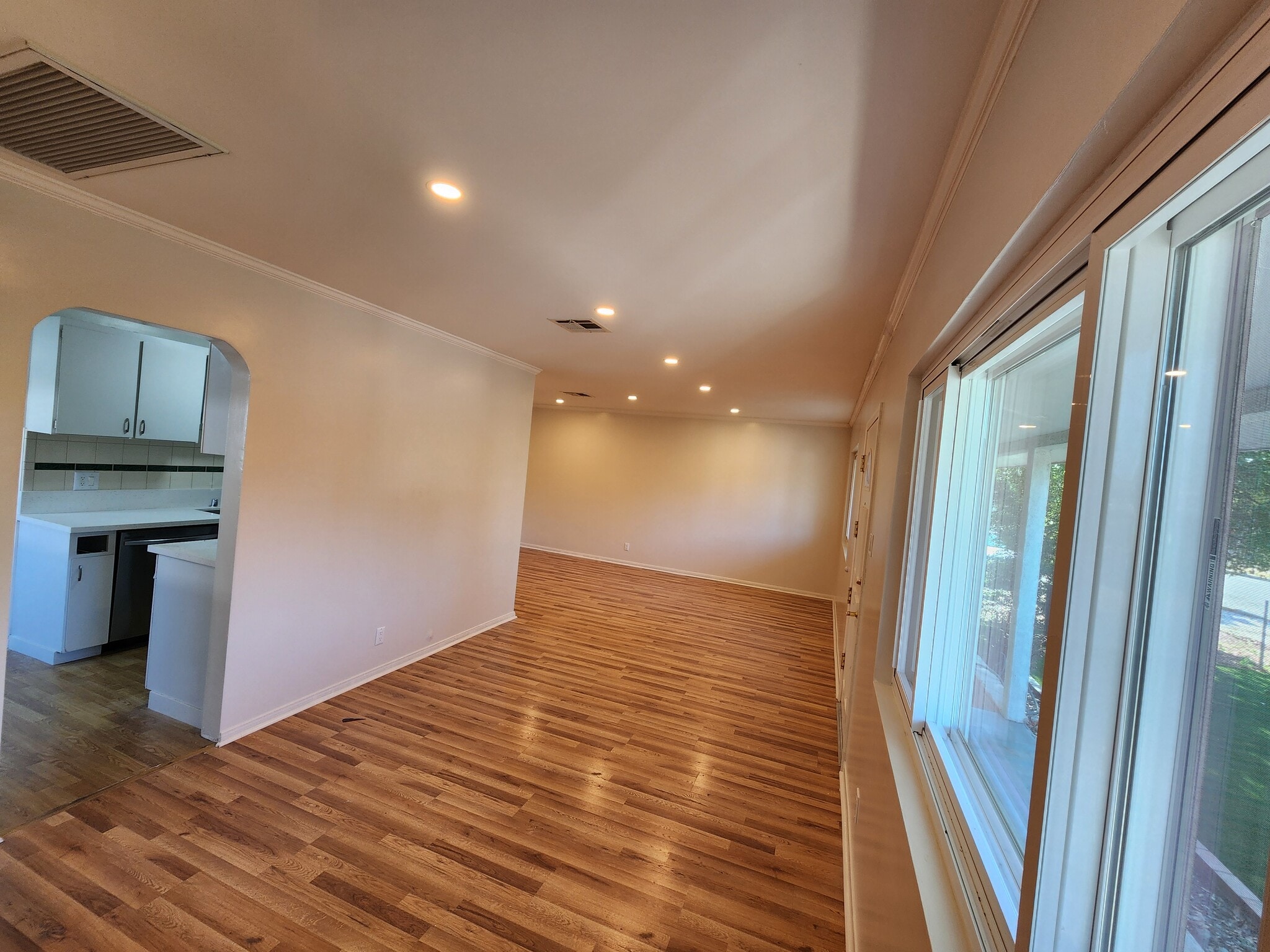 Building Photo - 10447 Cantara St