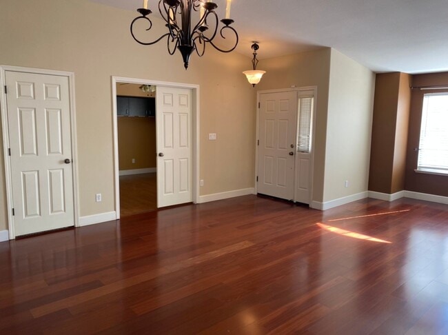 Building Photo - 4 bedroom single story in Manteca!