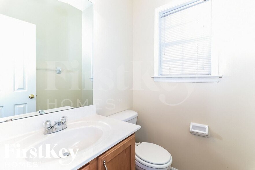 Building Photo - 2654 Bending Elm Cove