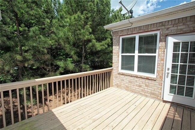 Building Photo - 3029 Woodwalk Dr SE