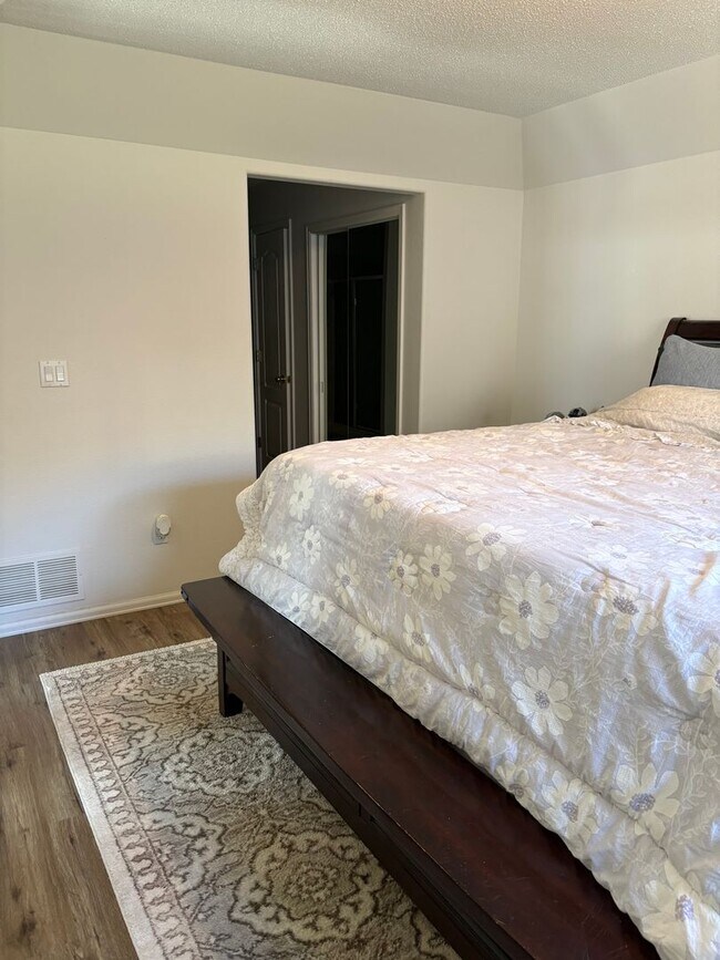 Building Photo - 4 Bedroom 3.5 Bath in Widefield