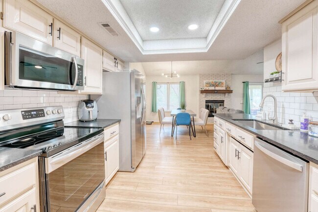 Building Photo - 3204 Cardinal Creek Cir