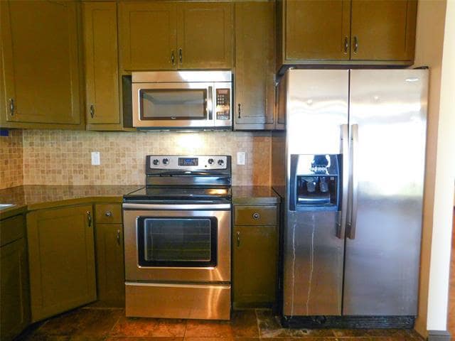 Building Photo - 558 Jay St