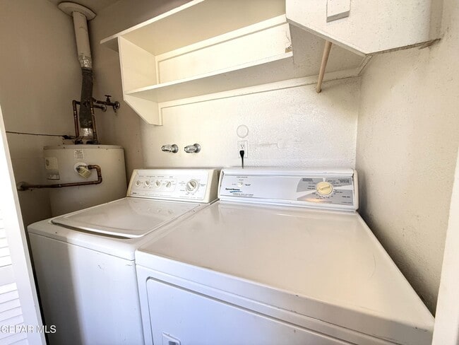 Building Photo - 10407 Ashwood Dr