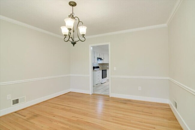Building Photo - 427 Ashland Dr