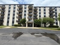 Building Photo - 9128 W Terrace Dr