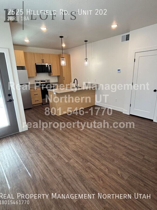 Building Photo - 2525 N Hill Field Rd