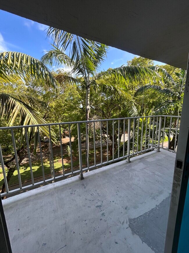 Building Photo - 1805 Sans Souci Blvd