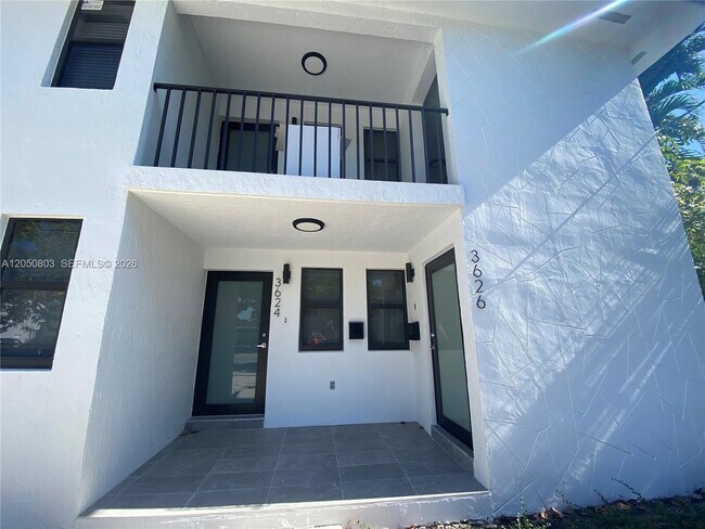 Building Photo - 3626 SW 16th St