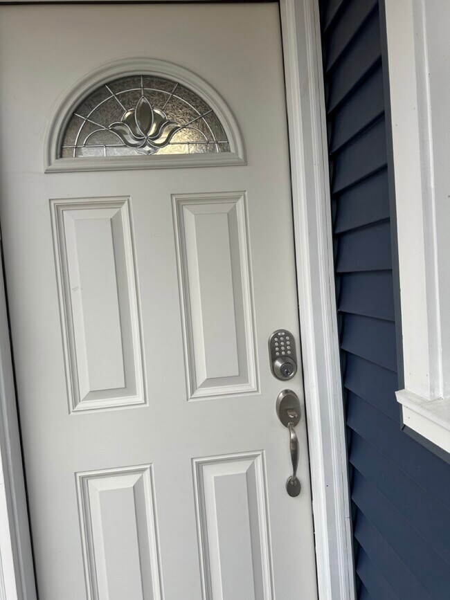 Building Photo - 107 N Ohio Ave