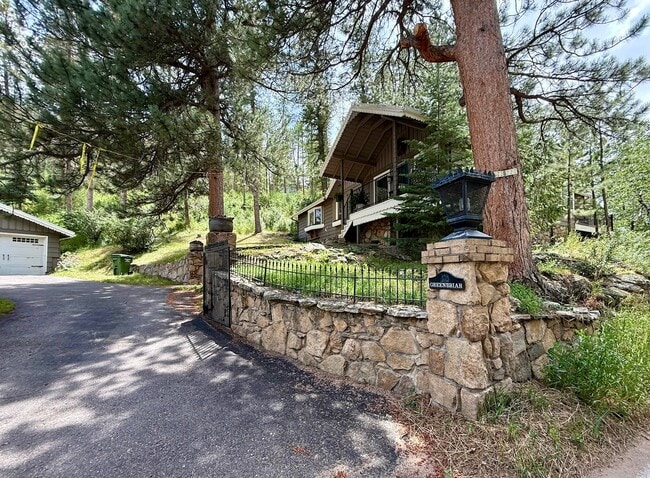 Building Photo - 32114 Upper Bear Creek Rd