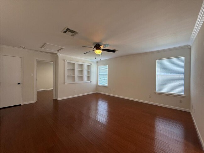 Building Photo - 307 Indian Meadow Dr