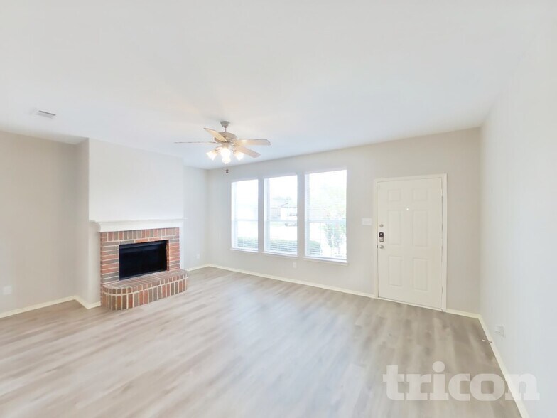 Building Photo - 925 Buffalo Springs Dr