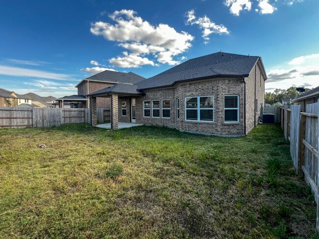 Building Photo - 9837 Pearly Everlasting