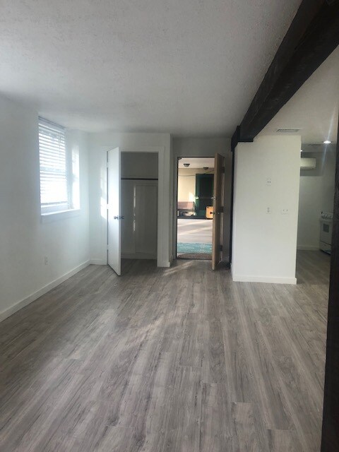 Building Photo - 40 Web Ave