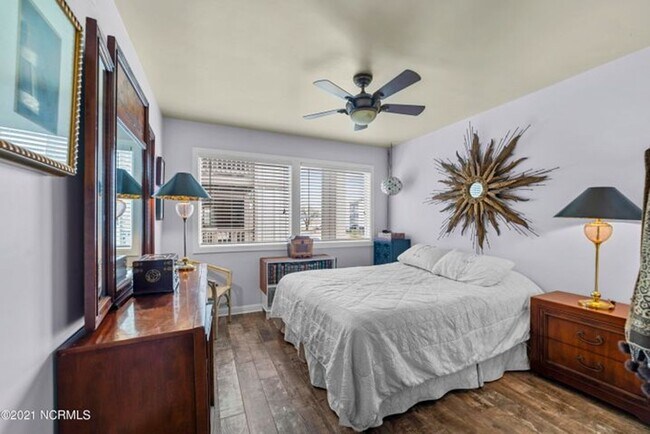 Building Photo - 6119 Harbourside Dr