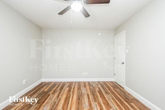 Building Photo - 969 Stonehurst Dr