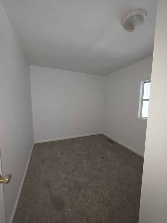 Building Photo - 1012 Primrose Ln